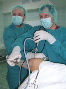 Операция на коленном суставе с помощью артроскопа